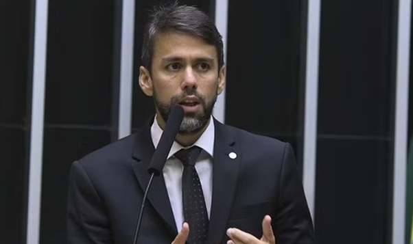 “Em mensagens vazadas, deputados da União Brasil pressionam Pedro Lucas a recusar ministério”