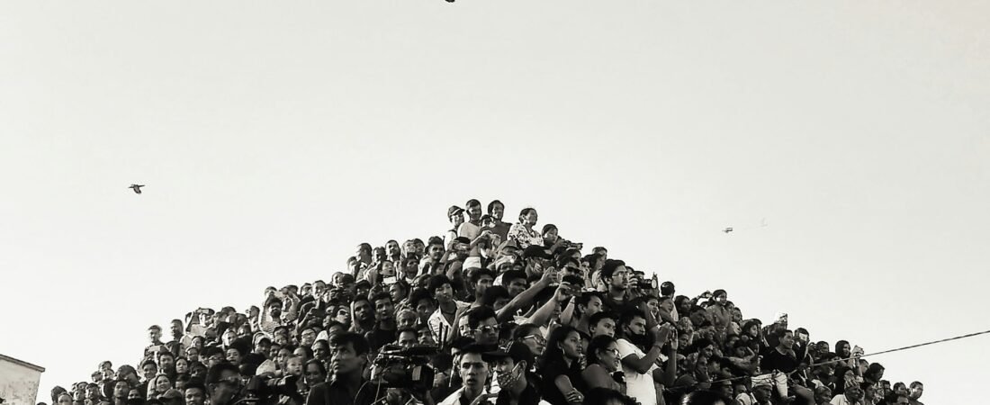 Vivemos na Era da Ilusão? O Delírio Coletivo na Sociedade Contemporânea