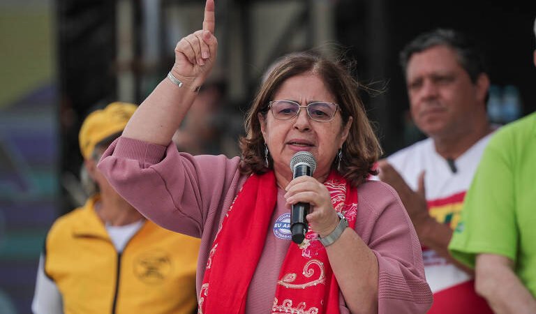 Lula Demite Cida e Mantém o PT no Ministério das Mulheres