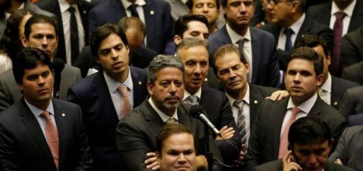 A Aliança Surpreendente do Centrão: Da Oposição ao Apoio ao Governo